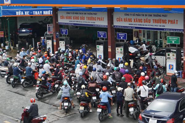 Tài xế công nghệ tắt app, kể chuyện rùng mình vì cái vẫy tay báo hết xăng-1