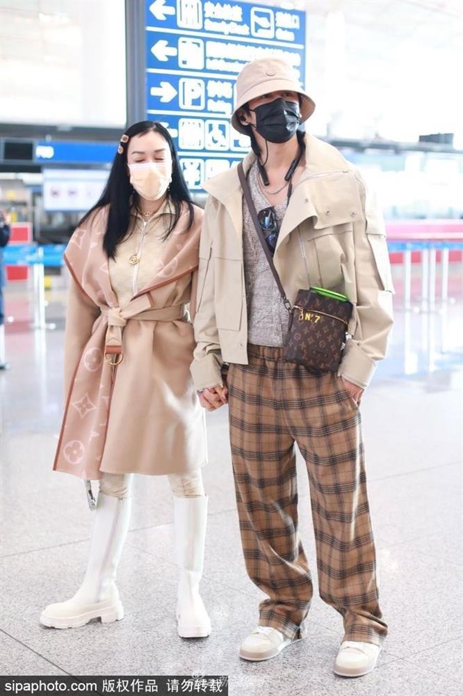 Sáng tỏ tin đồn Chung Lệ Đề ly hôn chồng trẻ-3