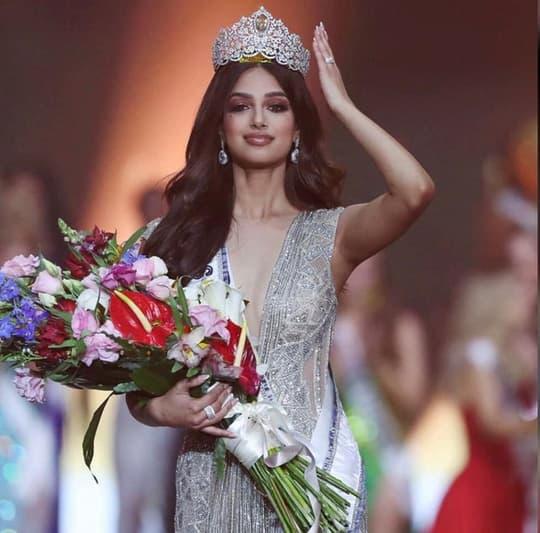 Miss Universe 2021 khoe vòng eo con kiến sau thời gian tăng cân vì bệnh-1