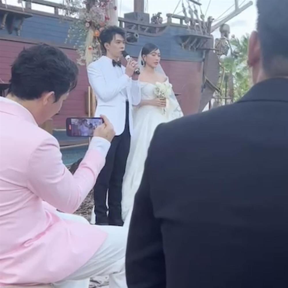 Diệu Nhi và loạt mỹ nhân diện váy cưới trắng trơn chuẩn style Hàn-2