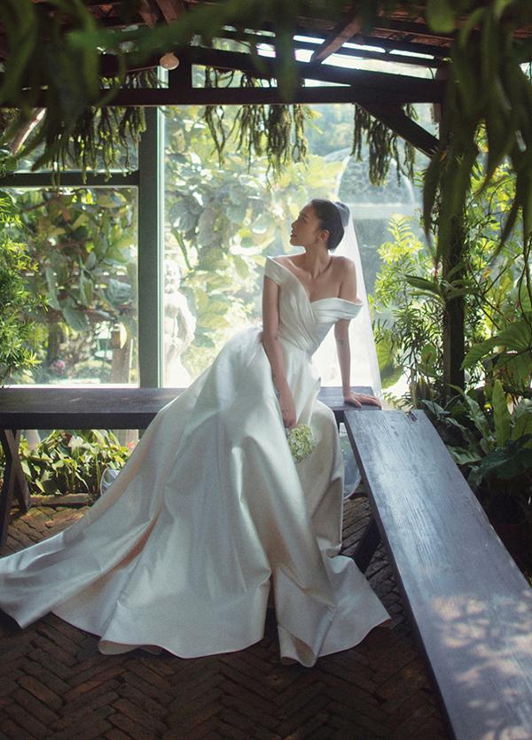 Á hậu Phương Nga mặc váy cưới từ croptop, bạo chưa từng có-5