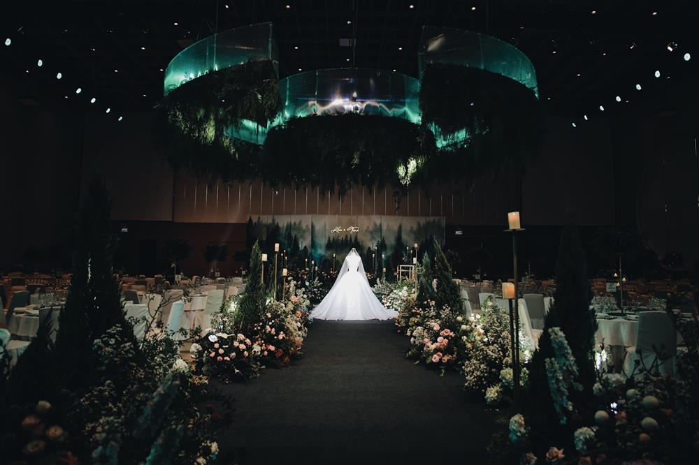 Choáng ngợp không gian cưới chẳng kém ai của Liêu Hà Trinh-6