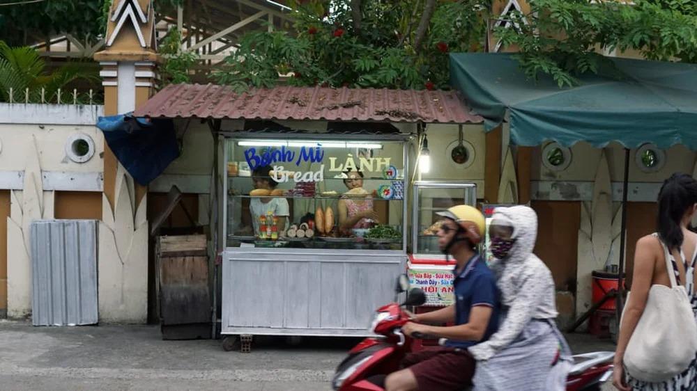 CNN săn lùng bánh mì ngon nhất Việt Nam: Người Việt ăn thử chưa?-10