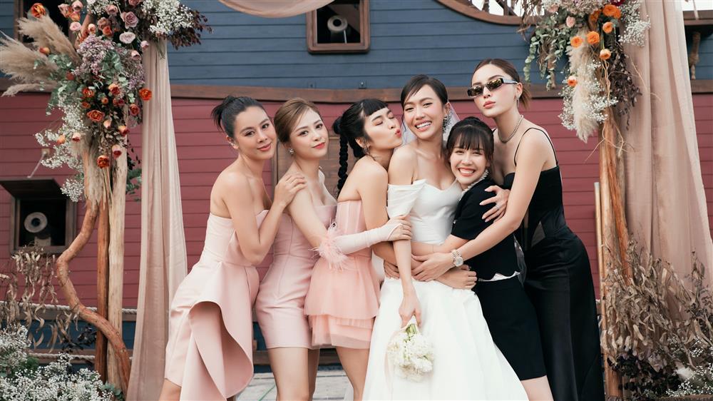 Ngọc Trinh đọ sắc Minh Hằng: 2 mỹ nhân HOT hơn cô dâu Diệu Nhi-13