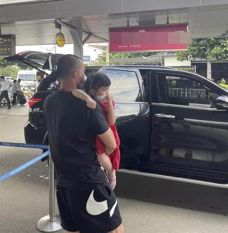 Quách Ngọc Ngoan khoe clip, vô tình làm lộ rõ mặt con gái-10