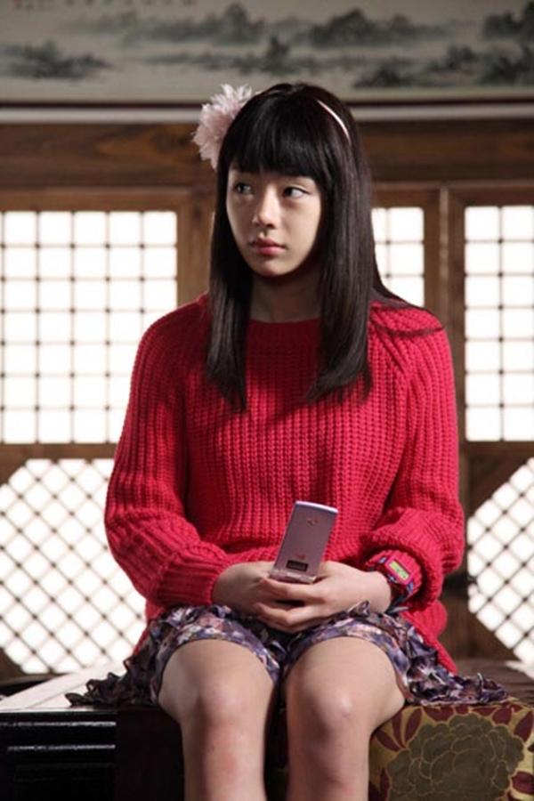 Những nàng Lọ Lem đời thường màn ảnh: Nữ chính xứ Hàn xinh như búp bê-1