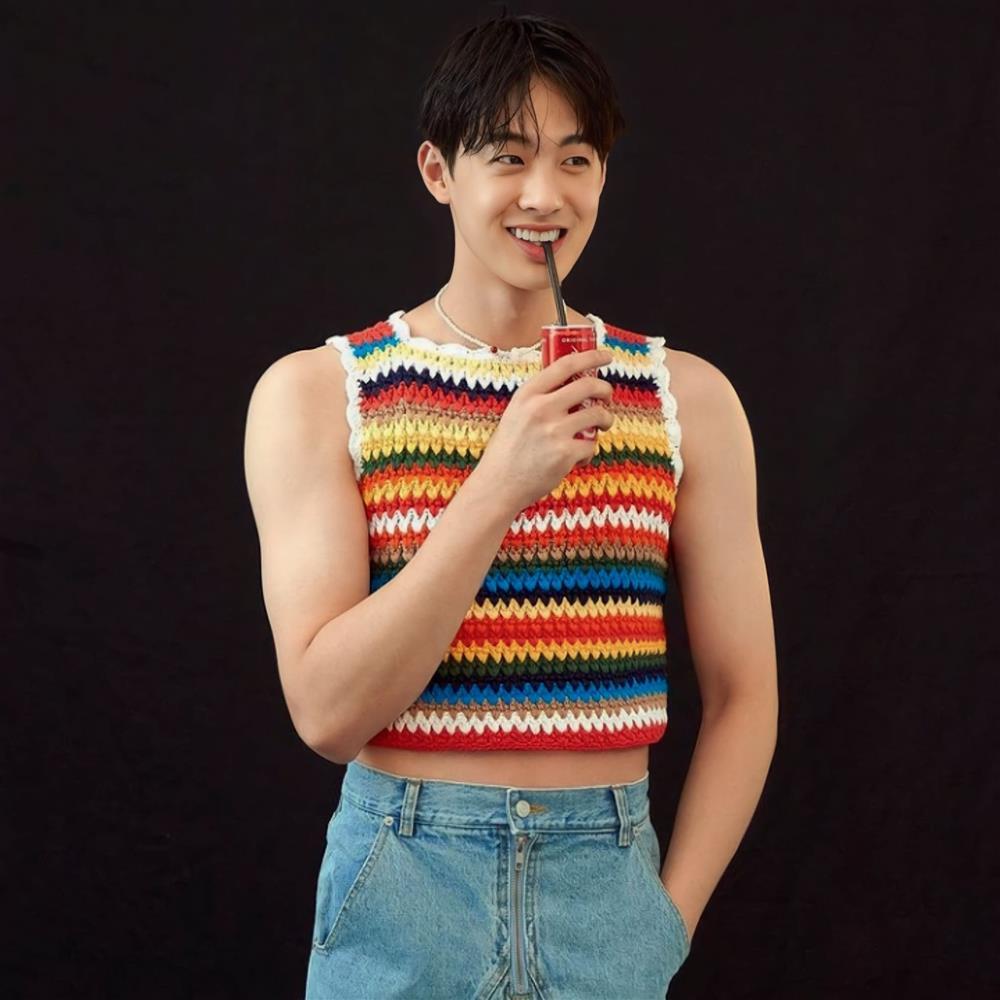 Mỹ nam Hàn quá hot, đá luôn nam chính phim ra chuồng gà-9