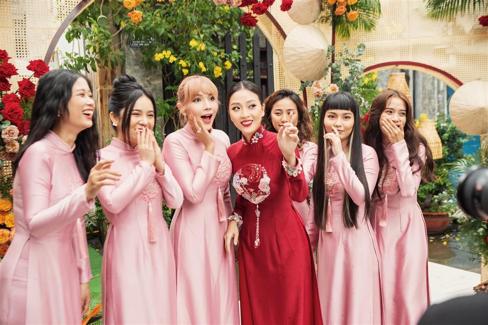 Ở cùng Liêu Hà Trinh đêm tân hôn không phải chồng vừa cưới-7