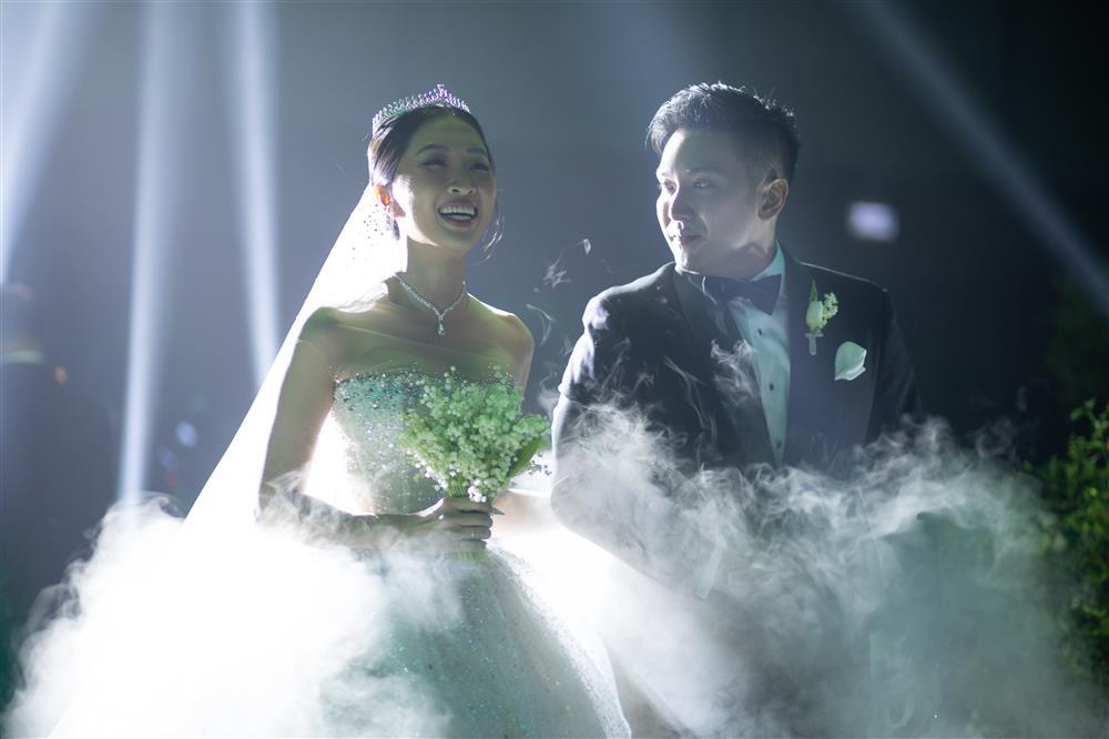 Ở cùng Liêu Hà Trinh đêm tân hôn không phải chồng vừa cưới-10