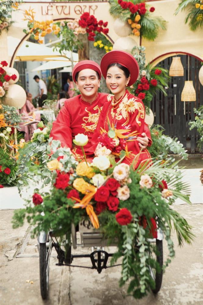 MC Liêu Hà Trinh thay 4 váy cưới, 2 áo dài trong ngày lấy chồng-3