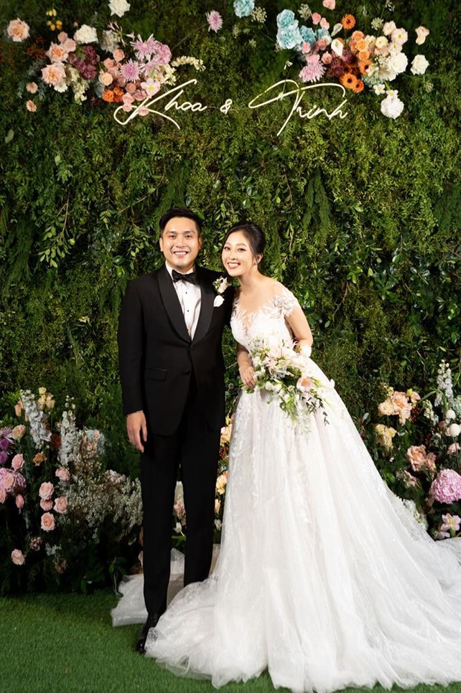 MC Liêu Hà Trinh thay 4 váy cưới, 2 áo dài trong ngày lấy chồng-4