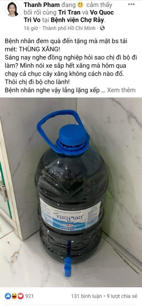 Bác sĩ sợ xanh mặt khi được bệnh nhân xếp hàng mua tặng 10 lít xăng-1