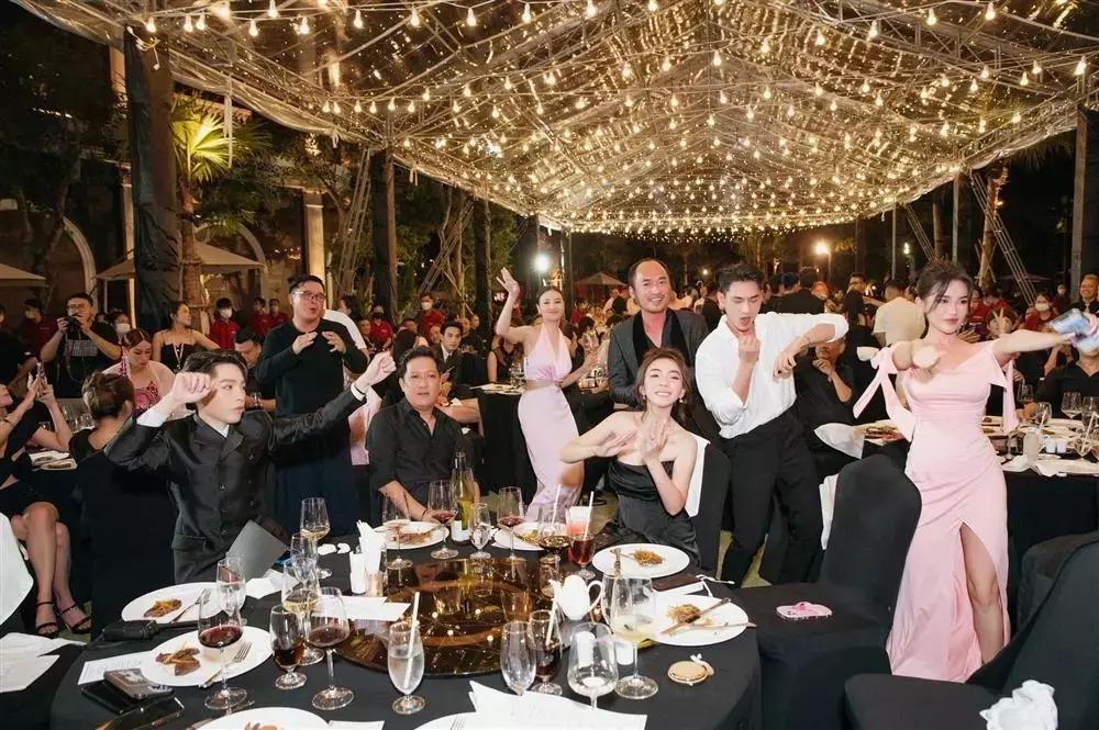 Nam Thư mất giày, Lan Ngọc lạc trôi tóc giả ở đám cưới Diệu Nhi-8