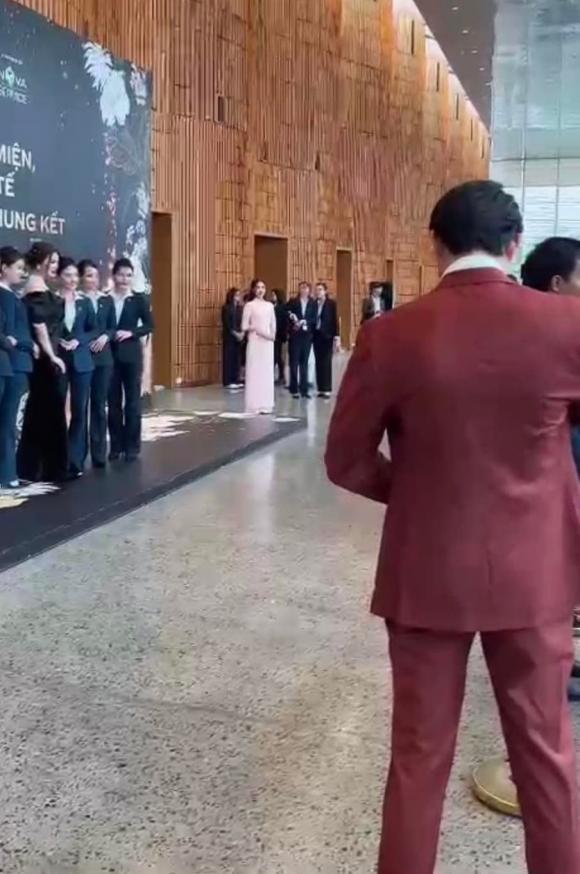 Anh Dũng gây tranh cãi vì không ga lăng với Trương Ngọc Ánh-4