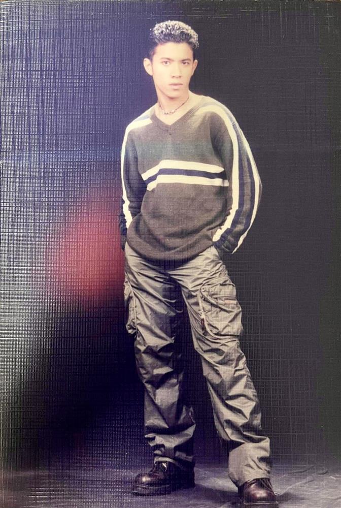 Tin showbiz Việt ngày 11/10: Bà xã vui mừng khi thấy Công Lý đi làm-5