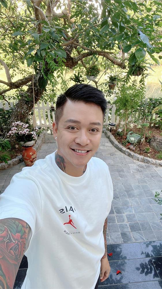 Tin showbiz Việt ngày 11/10: Bà xã vui mừng khi thấy Công Lý đi làm-10