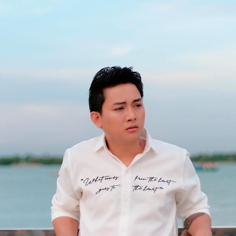 Phản ứng sao Việt bị chê hát dở: Người im lặng, kẻ phân trần-2