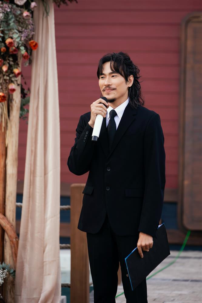 Kiều Minh Tuấn dẫn đám cưới, khách ná thở trình độ tiếng Anh-3