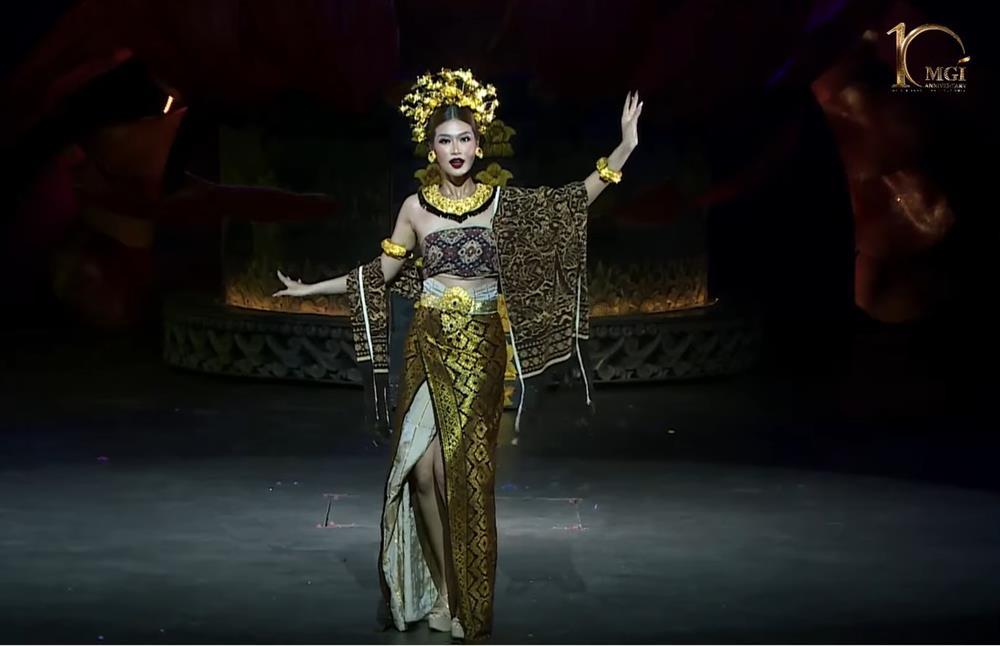 Thiên Ân trình diễn an toàn, Thùy Tiên sáng bừng tại Indonesia-4