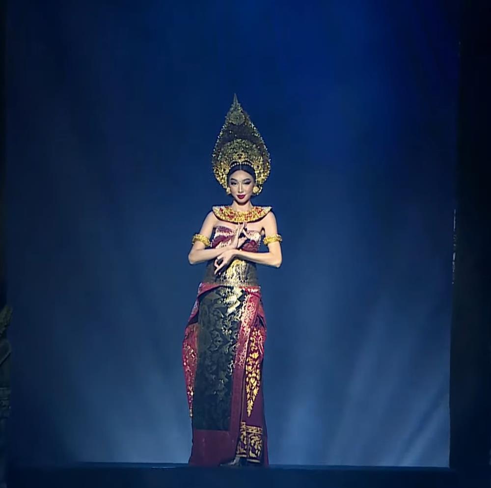 Thiên Ân trình diễn an toàn, Thùy Tiên sáng bừng tại Indonesia-7