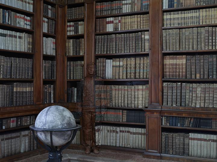 Kinh ngạc nam nghệ sĩ có khả năng tàng hình trước mắt mọi người-1