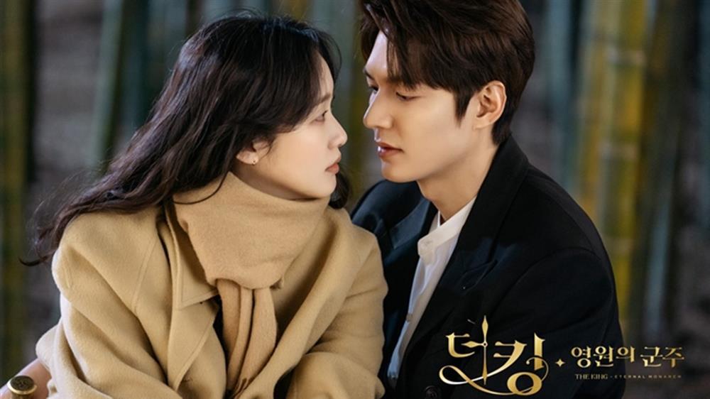 6 cặp đôi phim Hàn hậu trường thì tình cảm, lên phim như gượng ép-4