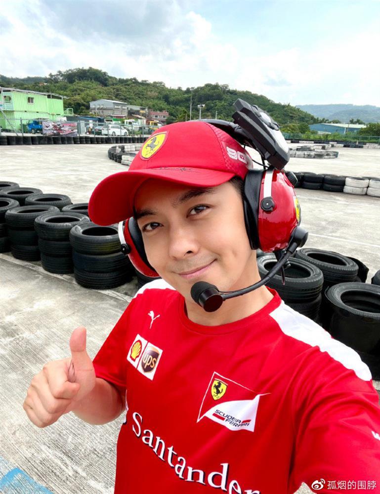 Thực hư Lâm Chí Dĩnh bó bột toàn mặt, phải ăn bằng mũi-1