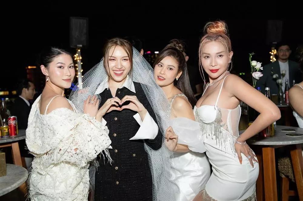 MC không cần kịch bản thiệt hại lớn sau đám cưới Liêu Hà Trinh-5