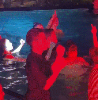 Đức Phúc như thiếu nhi, quẩy chẳng giống ai trong đám cưới-3