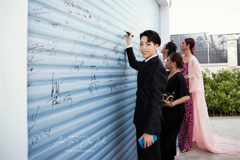 Đức Phúc như thiếu nhi, quẩy chẳng giống ai trong đám cưới-6