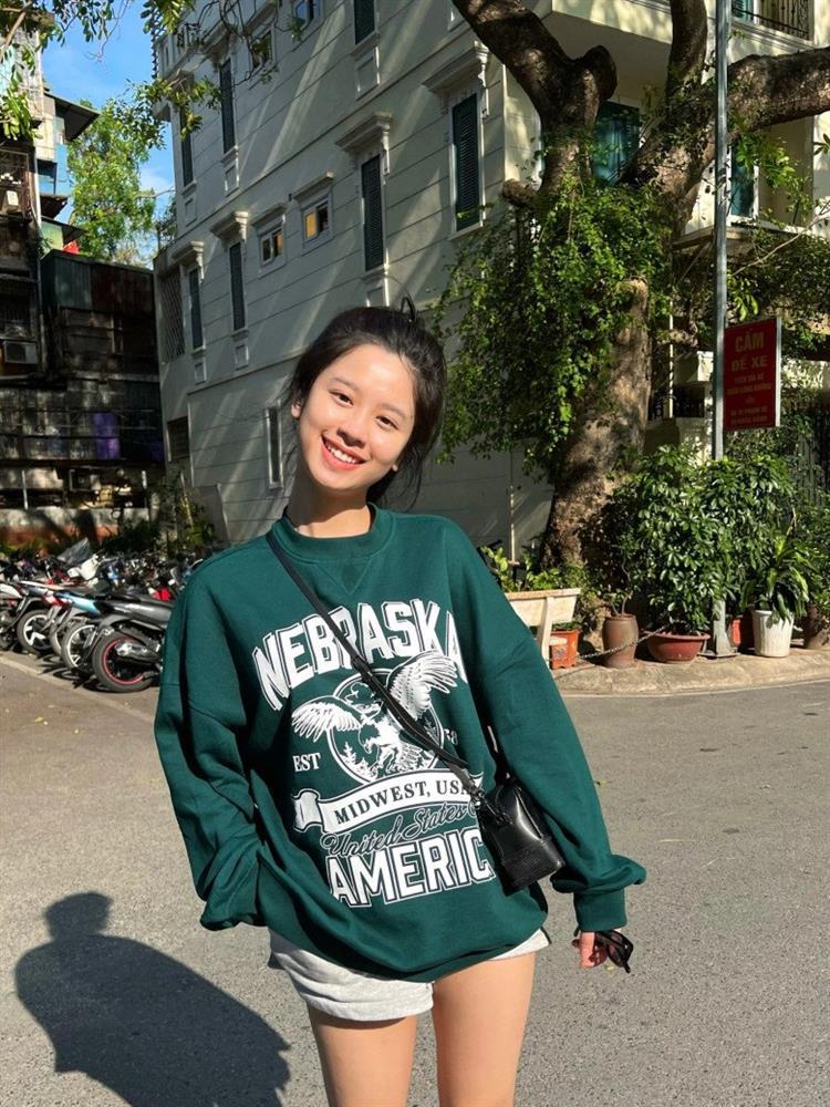 Ngã ngửa mặt mộc chi chít mụn hot girl nổi tiếng gốc Thanh Hóa-3