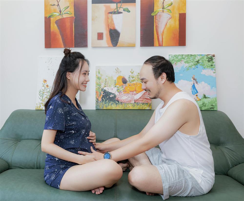 Nữ MC kỉ niệm ngày cưới, ngoại hình xuống cấp của anh xã gây sốt-4