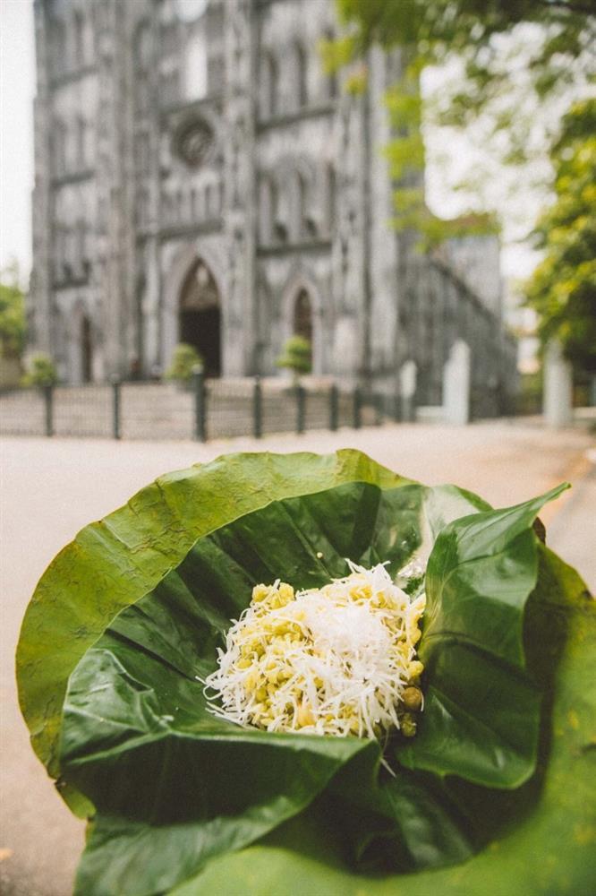 Xôi cốm gói lá sen - đặc sản nhất định phải thử ở Hà Nội mùa thu-6