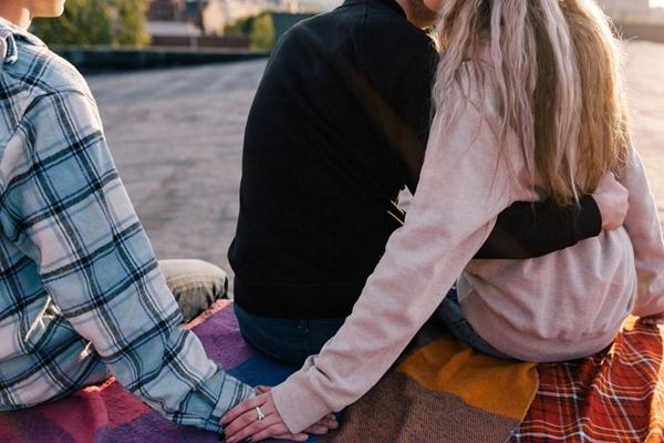 Thói lăng nhăng, ngoại tình có thể lây-2