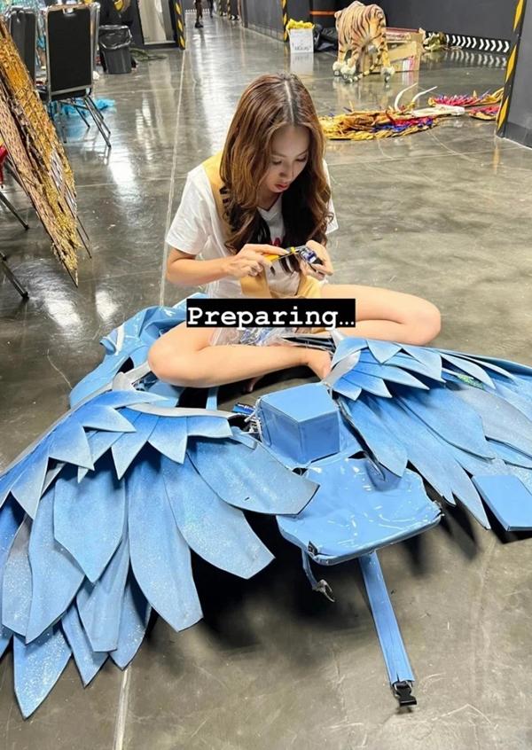 Dàn hậu Việt gặp sự cố trang phục dân tộc và cách xử lý tinh tế-4