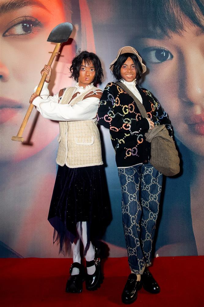 NSƯT Hữu Châu ngồi xe lăn trên thảm đỏ-2