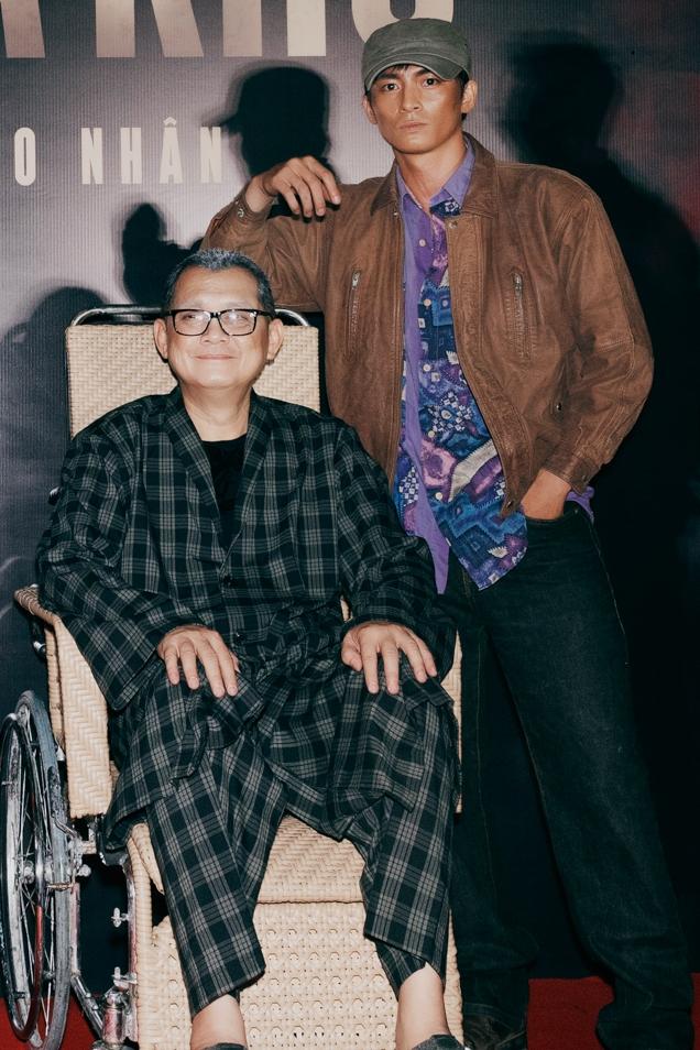 NSƯT Hữu Châu ngồi xe lăn trên thảm đỏ-4