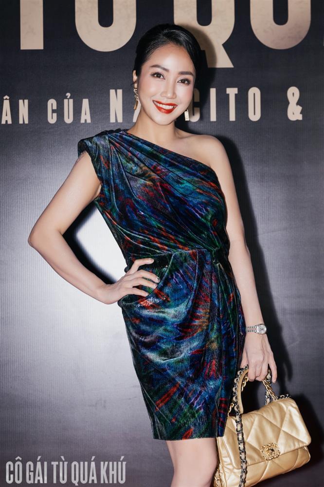 NSƯT Hữu Châu ngồi xe lăn trên thảm đỏ-8