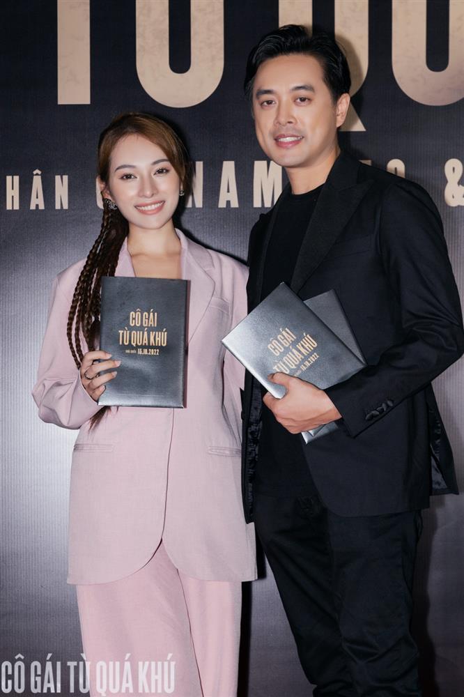 NSƯT Hữu Châu ngồi xe lăn trên thảm đỏ-22