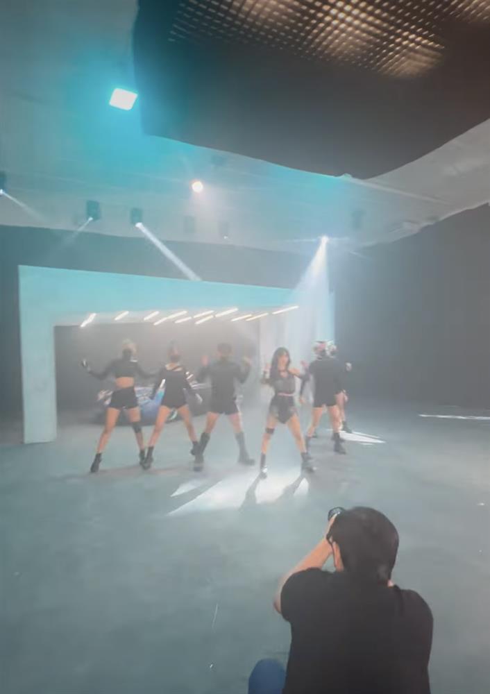 Đại gia Minh Nhựa cưng chiều vợ: Ủng hộ đam mê cosplay idol-6