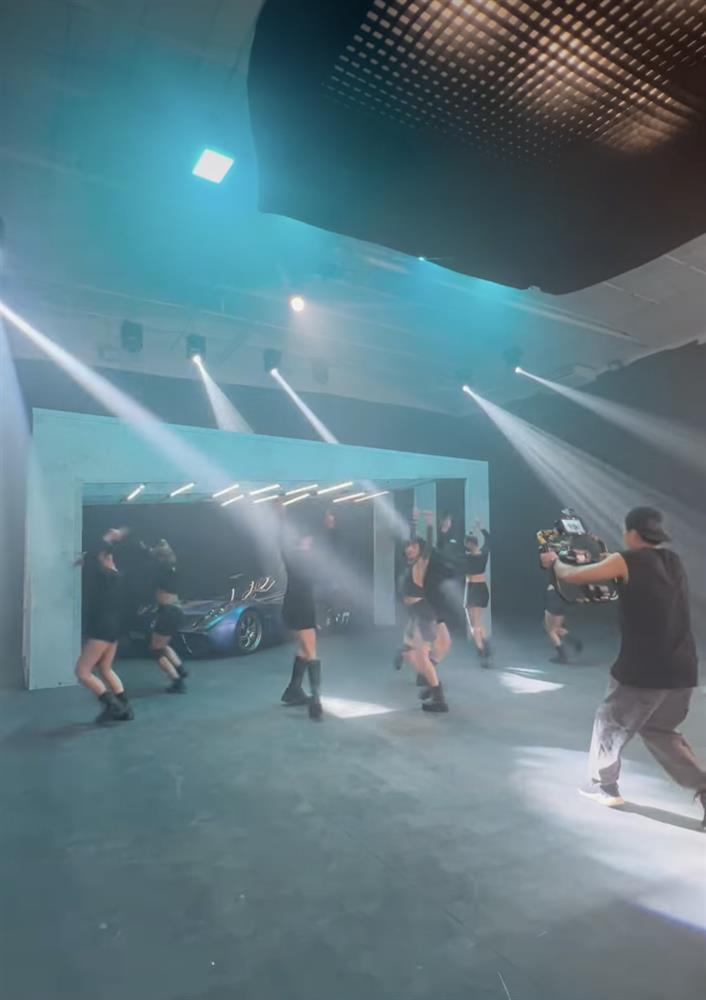 Đại gia Minh Nhựa cưng chiều vợ: Ủng hộ đam mê cosplay idol-7