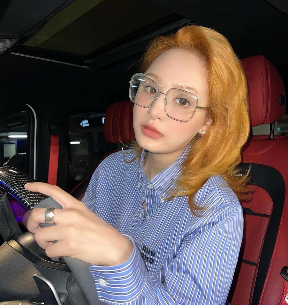 Hiền Hồ khoe diện mạo mới trong chiếc xe G63 hậu scandal-2