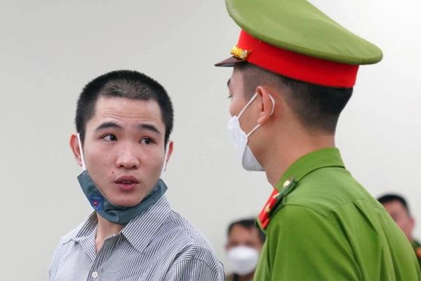 NÓNG: Đang xét xử kẻ đóng 9 cái đinh vào đầu bé 3 tuổi-6