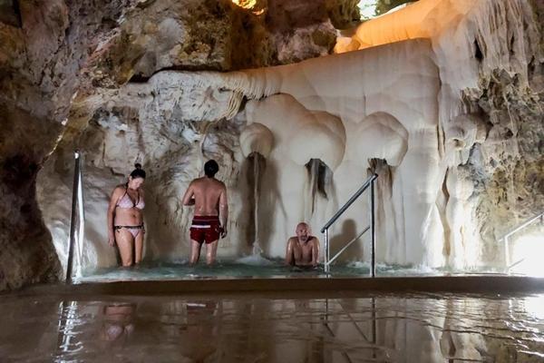 Phát hiện hang động nguyên sơ dài hơn 3,3km ở Quảng Bình-3