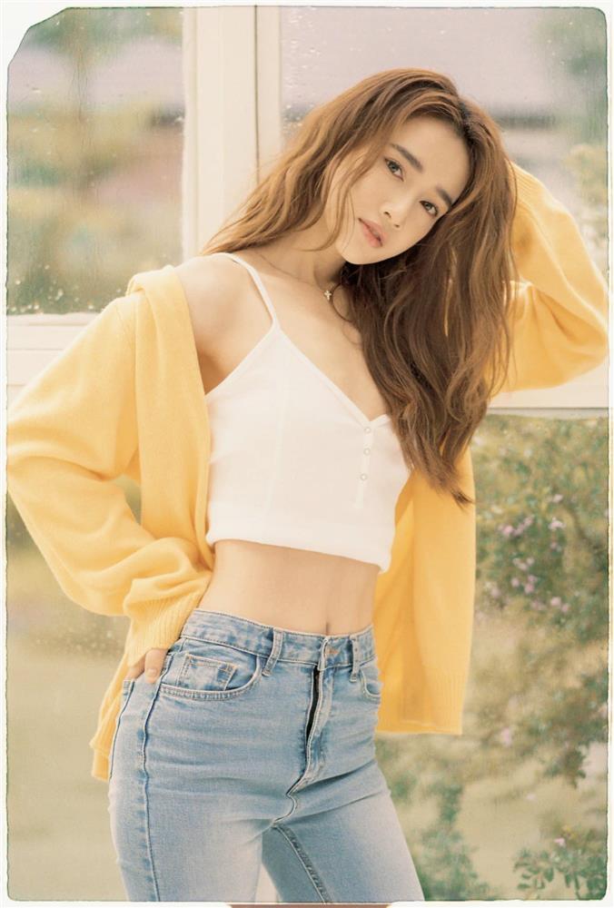 Nhã Phương tăng cân vẫn giữ được vòng eo con kiến-2