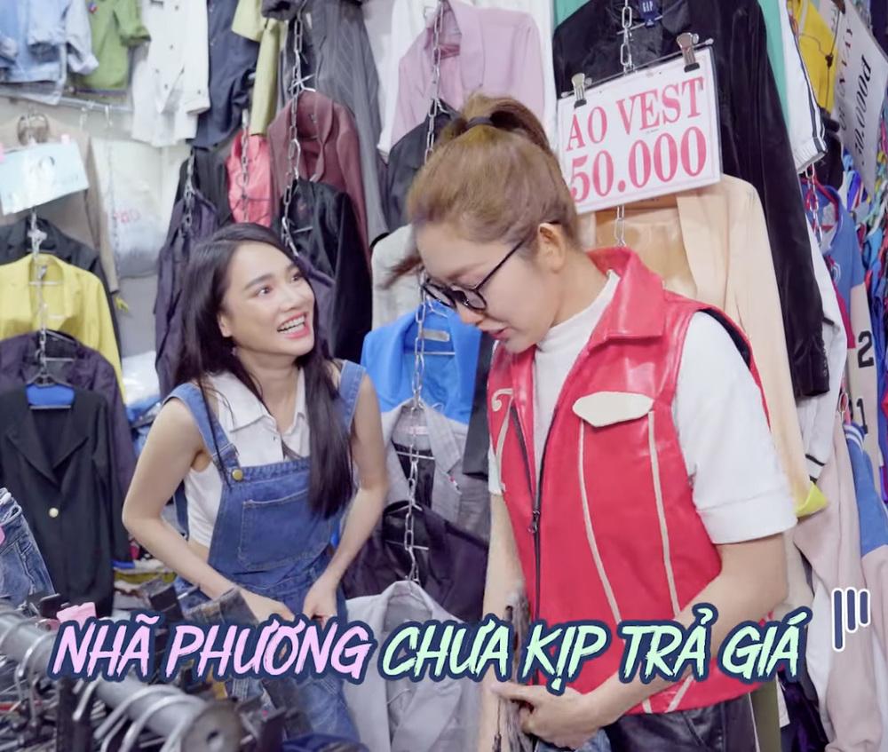 Nhã Phương lộ thói quen tiết kiệm khi mua đồ si cùng Thúy Ngân-4