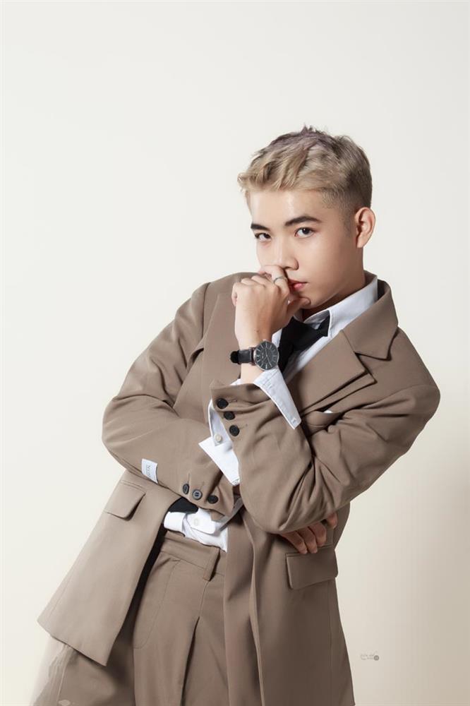 Thái Kiến Quốc: Người tạo trend đình đám cầm X đồng ăn sạch...-3