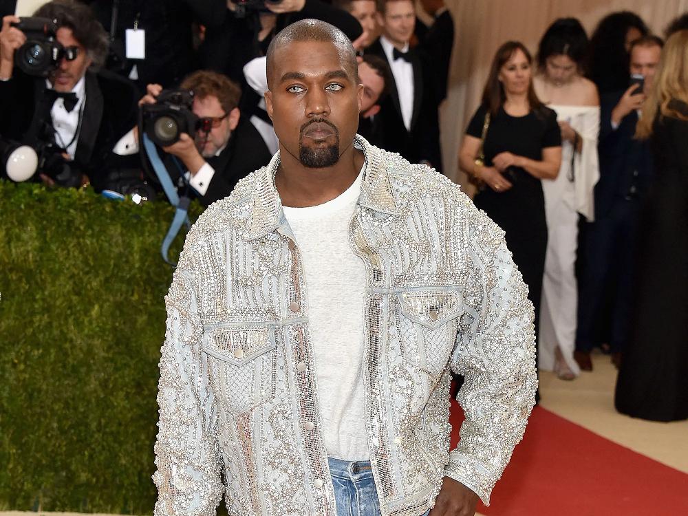 Kanye West bị ngân hàng cắt đứt quan hệ, cả tỷ đô không biết để đâu-3