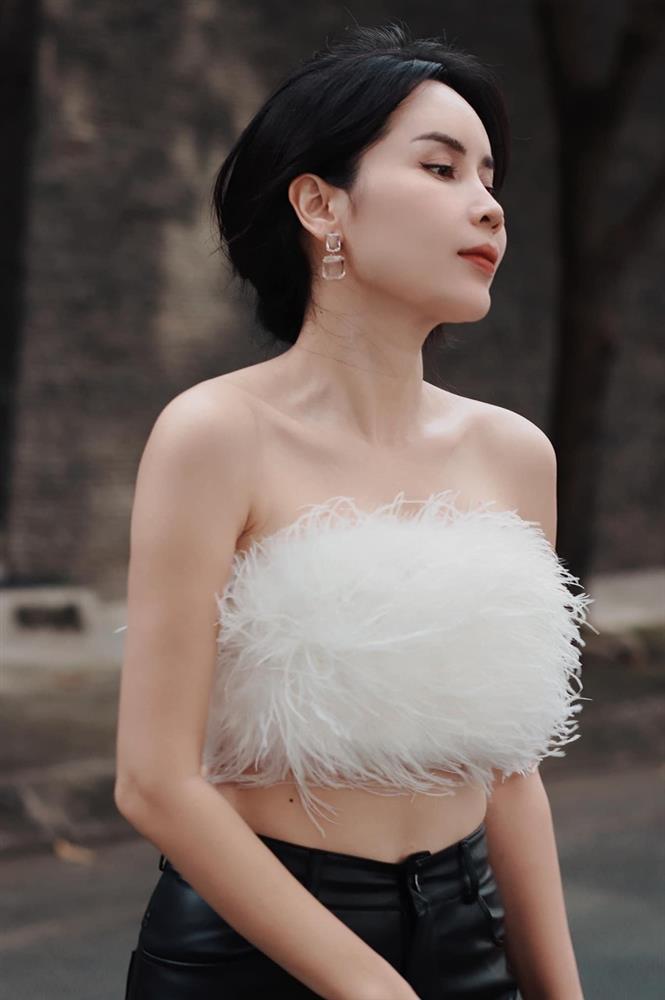 Lưu Hương Giang gây chú ý với outfit họp phụ huynh sành điệu-3