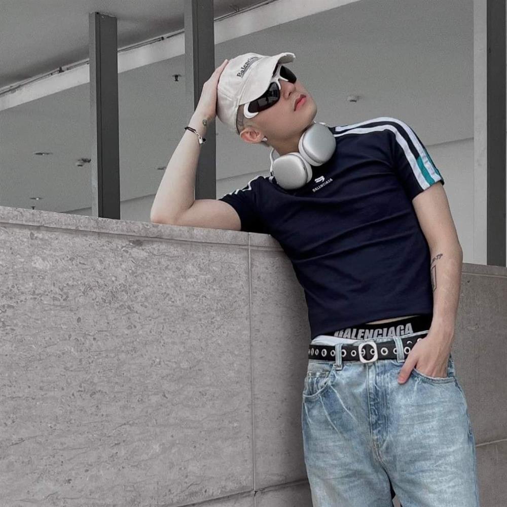 Mặc tin đồn kết hôn, Sơn Tùng khoe style Khá Bảnh gây tranh cãi-2